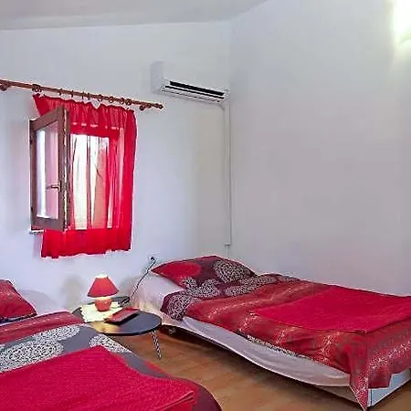 1665 Hotel